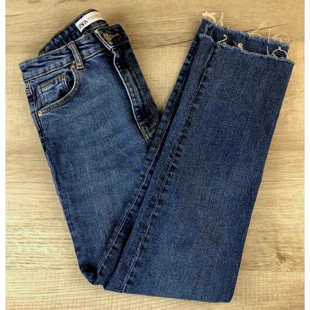 Zara High Rise Straight Leg Cropped Jeans Raw Hem Blue Size 6 - Picture 3 of 4